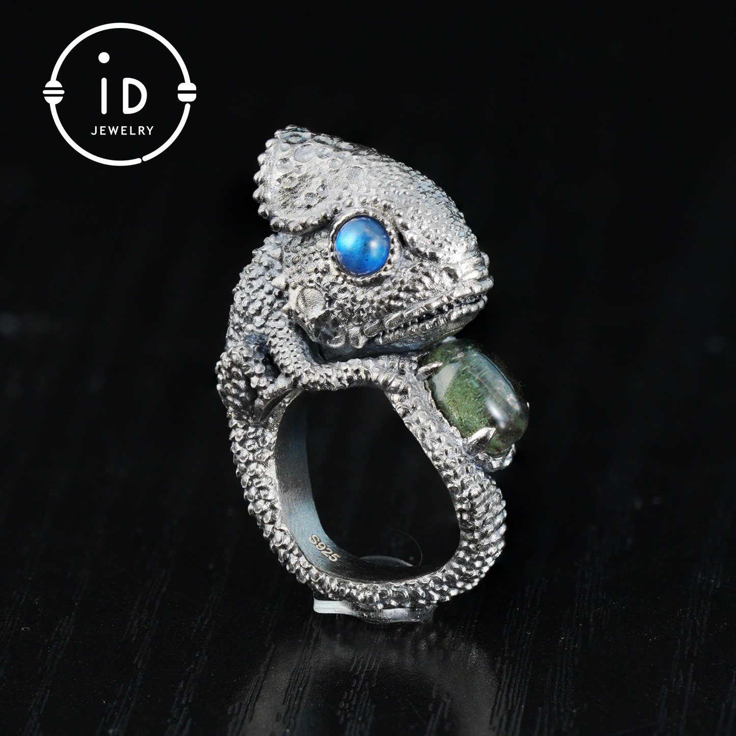 Silver Lizard Ring in 925 Silver with Labradorite, Solid Statement Ring in Totem and Naturecore Style, Handmade Gift for Her