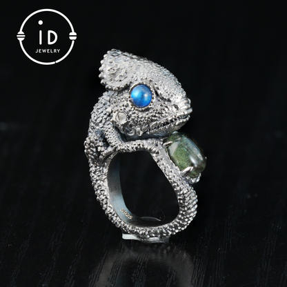Silver Lizard Ring in 925 Silver with Labradorite, Solid Statement Ring in Totem and Naturecore Style, Handmade Gift for Her