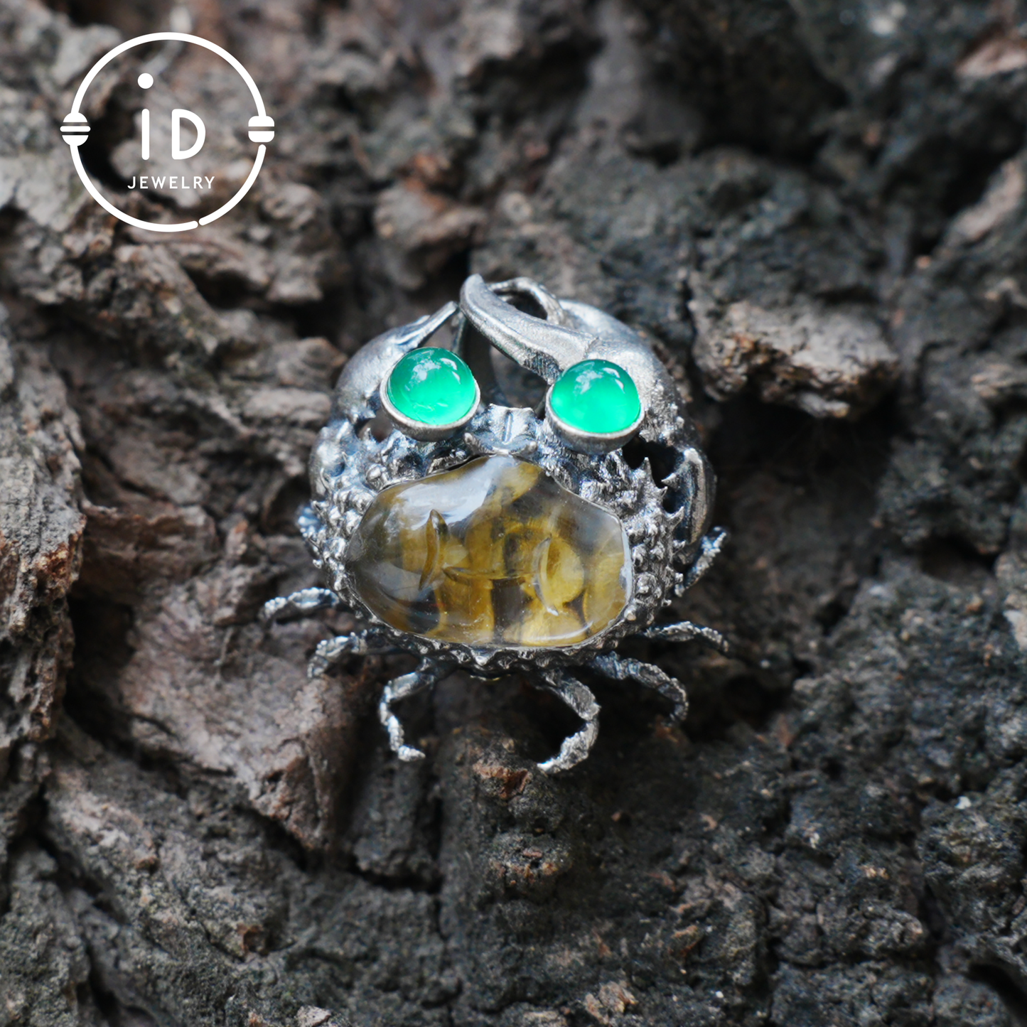 Crab Pendant in 925 Sterling Silver with Rock Crystal and Green Chalcedony, Oxidized Vintage Finish, Fairy Jewelry, Gift for Her