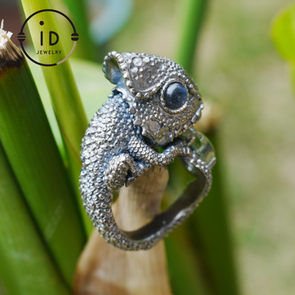 Silver Lizard Ring in 925 Silver with Labradorite, Solid Statement Ring in Totem and Naturecore Style, Handmade Gift for Her
