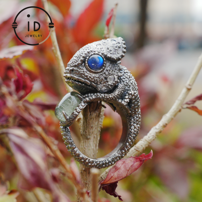 Silver Lizard Ring in 925 Silver with Labradorite, Solid Statement Ring in Totem and Naturecore Style, Handmade Gift for Her