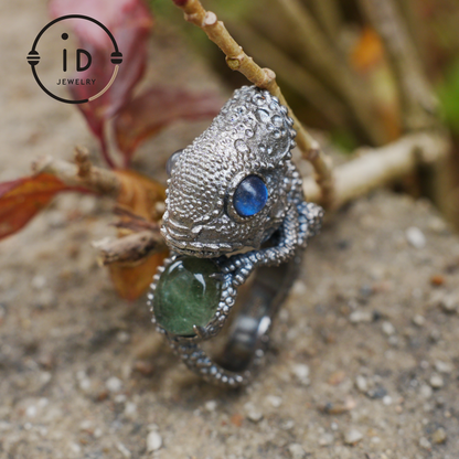 Silver Lizard Ring in 925 Silver with Labradorite, Solid Statement Ring in Totem and Naturecore Style, Handmade Gift for Her