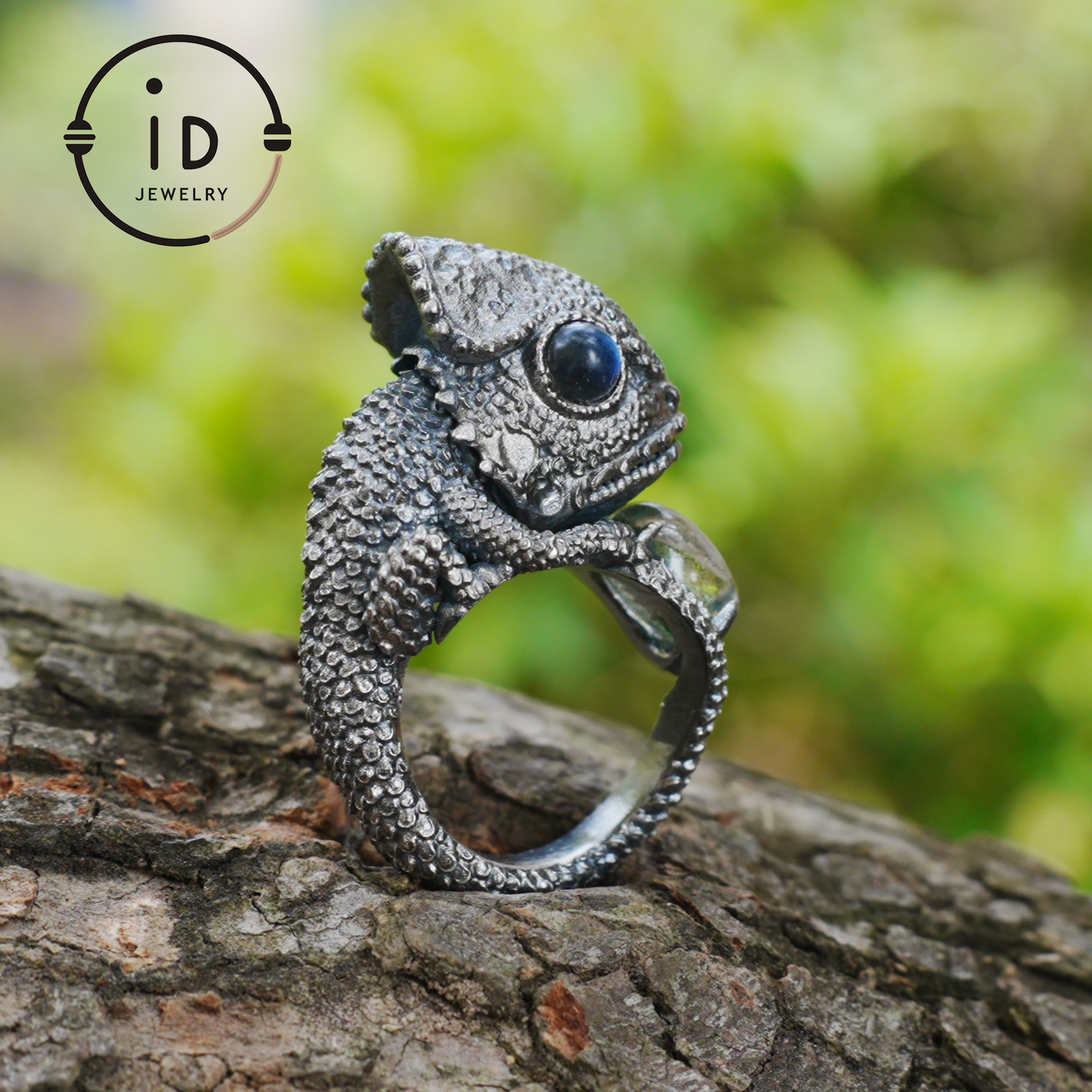 Silver Lizard Ring in 925 Silver with Labradorite, Solid Statement Ring in Totem and Naturecore Style, Handmade Gift for Her
