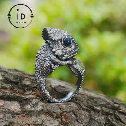 Silver Lizard Ring in 925 Silver with Labradorite, Solid Statement Ring in Totem and Naturecore Style, Handmade Gift for Her
