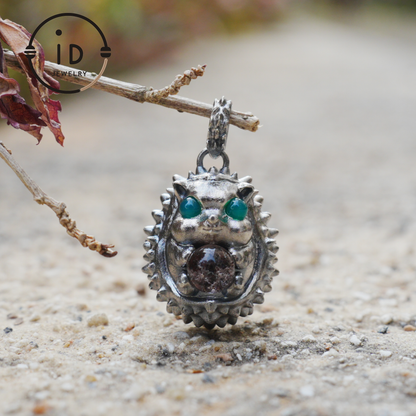 Hedgehog Pendant in 925 Sterling Silver with Phantom Quartz and Green Chalcedony, Oxidized Gothic Vintage Necklace Gift for Him