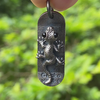 925 Silver Gecko Pendant with Black Onyx Eyes, Movable Wheels, Gothic Vintage Animal Necklace, Gift for Skater or Reptile Lover
