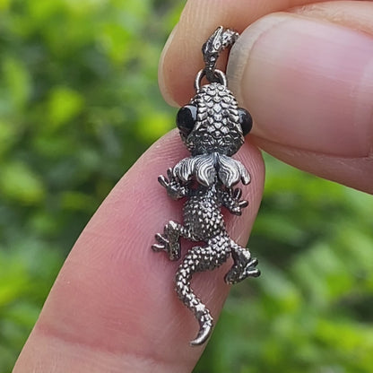 Lizard Pendant in 925 Sterling Silver with Textured Finish, Reptile Totem Vintage Necklace, Unisex Animal Jewelry Gift for Men and Women